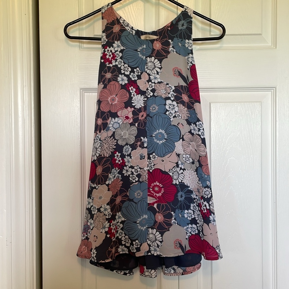 Women’s L LOFT Pink/gray Floral Tank. Lined flowy T back. Peek-a-boo bust - Picture 9 of 11